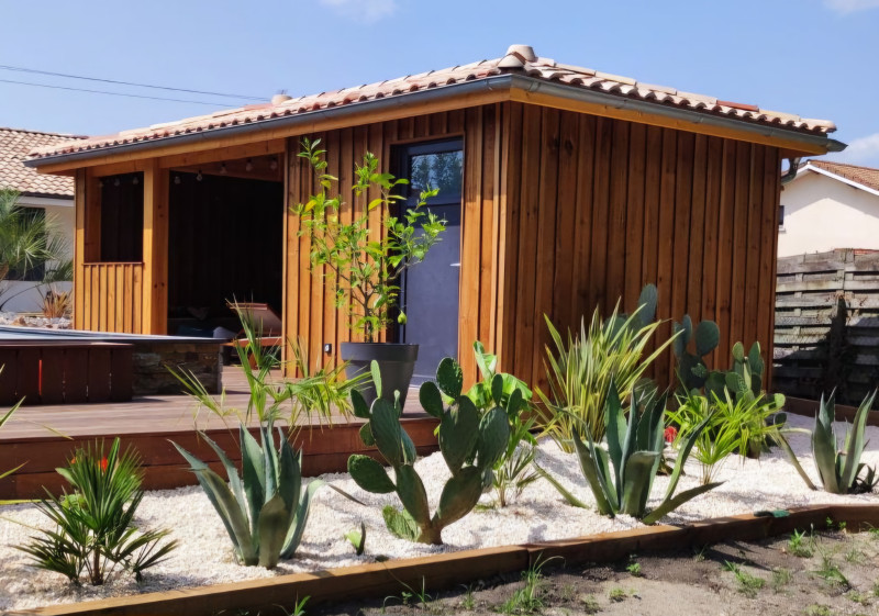 Construction d'un Pool House 4 pans a la bréde en gironde